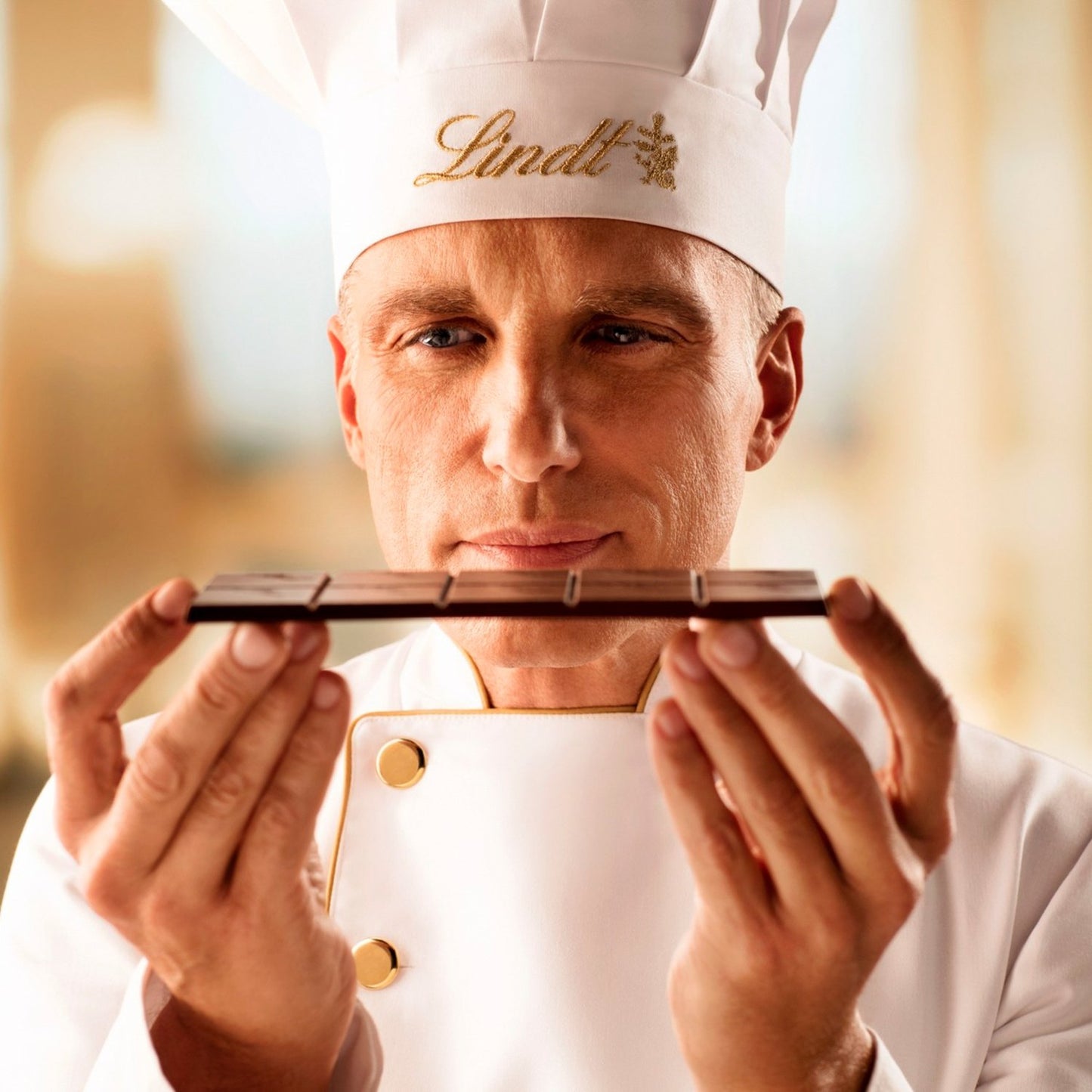 Tablette de Chocolat Noir Puissant 85% Excellence LINDT