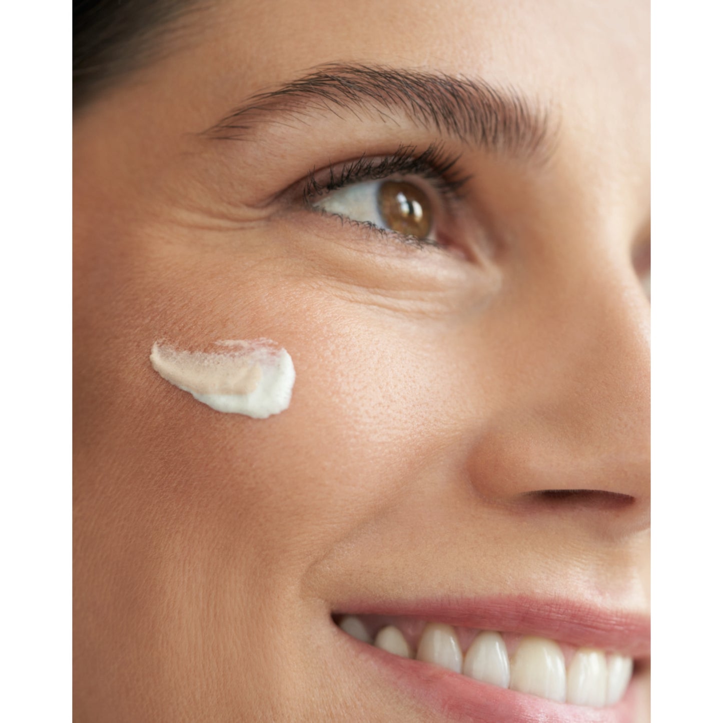 NIVEA Cellular Luminous Tinted Anti-Dark Spot Fluid Face Care