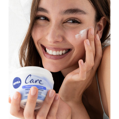 Mehrzweckcreme für Gesicht, Körper und Hände für trockene und sehr trockene Haut. 24-Stunden-Feuchtigkeit mit NIVEA Sheabutter.