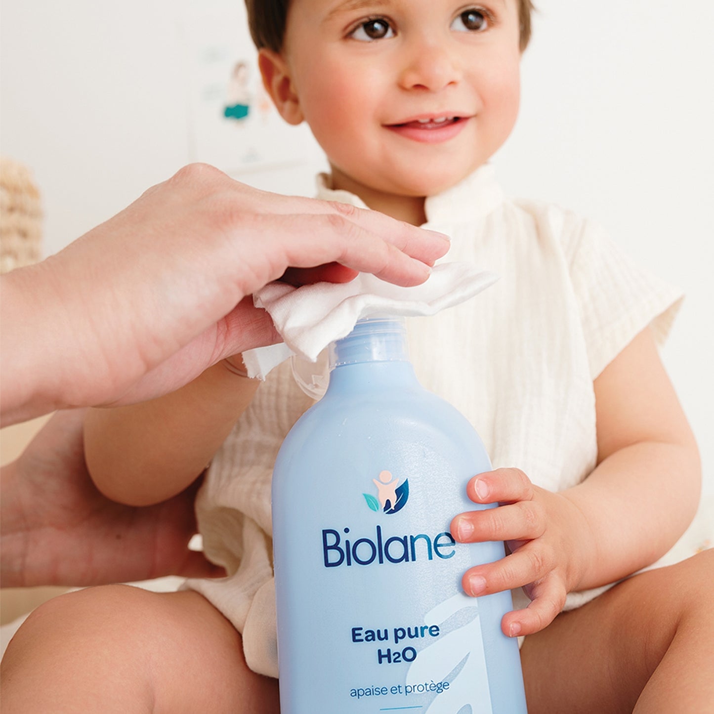 Eau Nettoyante Bébé Visage Corps et Siège Sans Rinçage BIOLANE