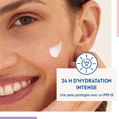 NIVEA Fresh Feuchtigkeitsspendende Tagesgesichtscreme für normale Haut LSF 15